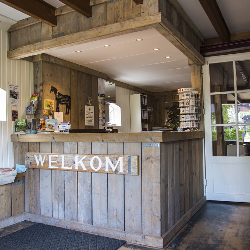 Receptie camping hoeve aan den weg