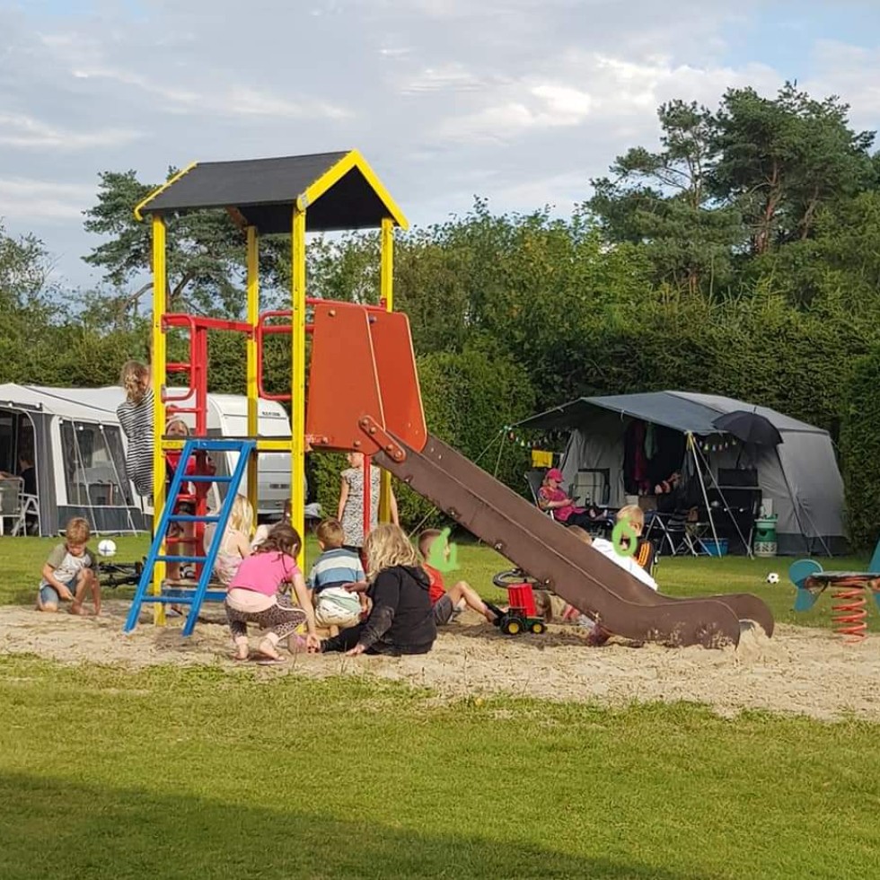 Foto speeltoestel.jpg